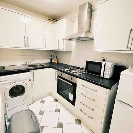 West Hill Chapel Alleton Ls7 - 3 Bed Sleeps 5 - Close To Center - Free Parking - Contractor Welcome شقة ليدز