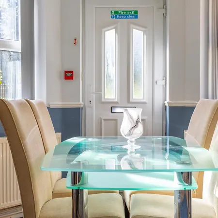 شقة West Hill Chapel Alleton Ls7 - 3 Bed Sleeps 5 - Close To Center - Free Parking - Contractor Welcome