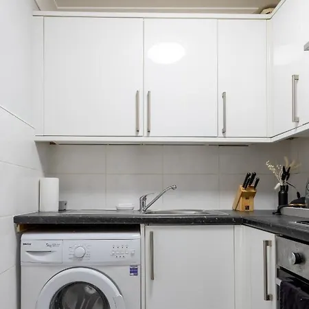 West Hill Chapel Alleton Ls7 - 3 Bed Sleeps 5 - Close To Center - Free Parking - Contractor Welcome * ليدز