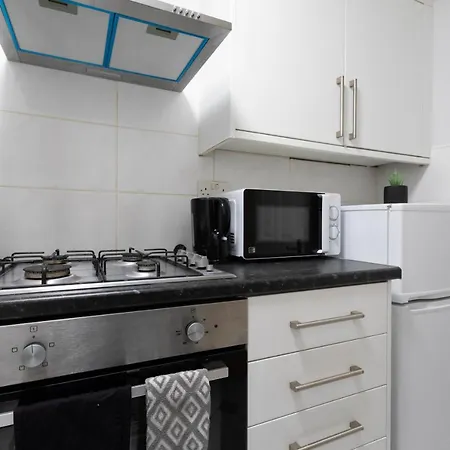 شقة West Hill Chapel Alleton Ls7 - 3 Bed Sleeps 5 - Close To Center - Free Parking - Contractor Welcome ليدز