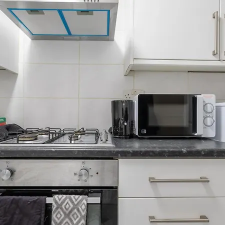 West Hill Chapel Alleton Ls7 - 3 Bed Sleeps 5 - Close To Center - Free Parking - Contractor Welcome شقة ليدز