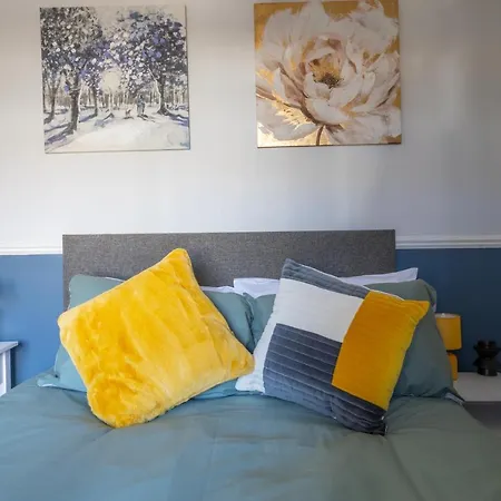 شقة West Hill Chapel Alleton Ls7 - 3 Bed Sleeps 5 - Close To Center - Free Parking - Contractor Welcome ليدز