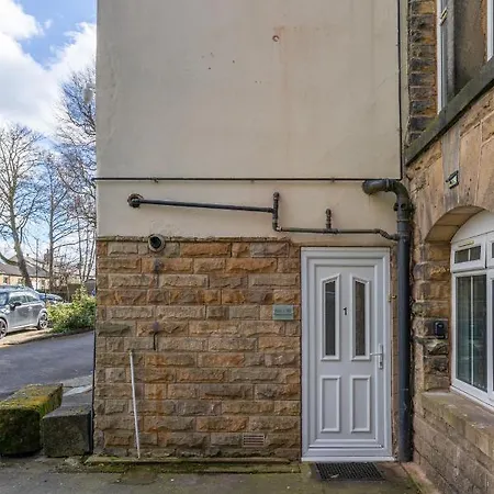 West Hill Chapel Alleton Ls7 - 3 Bed Sleeps 5 - Close To Center - Free Parking - Contractor Welcome شقة *