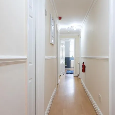 West Hill Chapel Alleton Ls7 - 3 Bed Sleeps 5 - Close To Center - Free Parking - Contractor Welcome ليدز