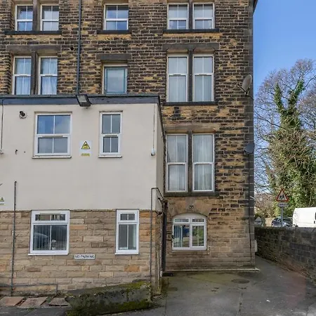 West Hill Chapel Alleton Ls7 - 3 Bed Sleeps 5 - Close To Center - Free Parking - Contractor Welcome شقة ليدز