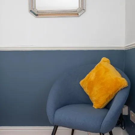 West Hill Chapel Alleton Ls7 - 3 Bed Sleeps 5 - Close To Center - Free Parking - Contractor Welcome ليدز