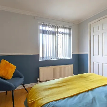 West Hill Chapel Alleton Ls7 - 3 Bed Sleeps 5 - Close To Center - Free Parking - Contractor Welcome *