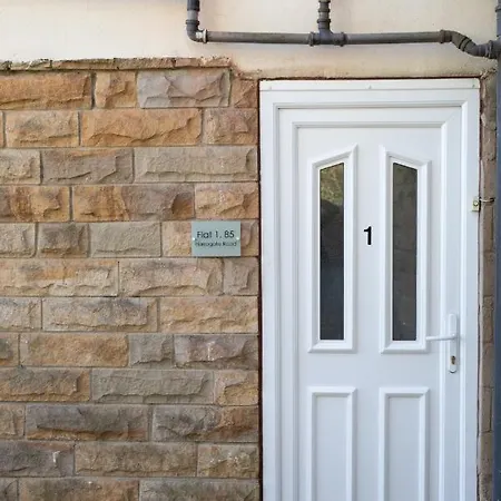 West Hill Chapel Alleton Ls7 - 3 Bed Sleeps 5 - Close To Center - Free Parking - Contractor Welcome ليدز
