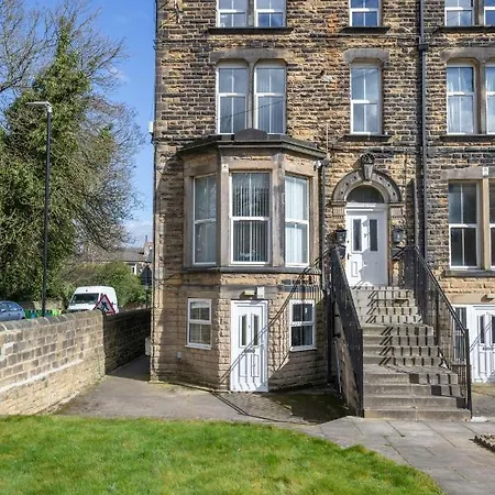 West Hill Chapel Alleton Ls7 - 3 Bed Sleeps 5 - Close To Center - Free Parking - Contractor Welcome شقة
